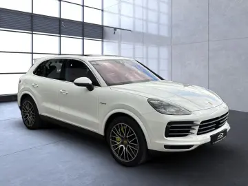 PORSCHE Cayenne E-Hybrid HUD BOSE HD-MATRIX-LED 1.HAND
