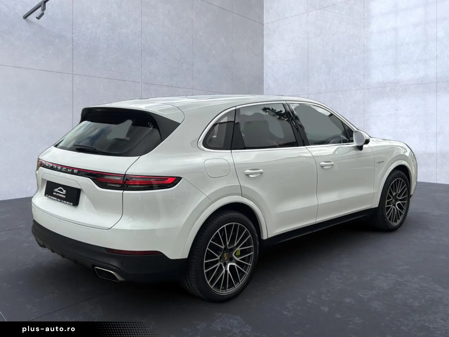 PORSCHE Cayenne E-Hybrid HUD BOSE HD-MATRIX-LED 1.HAND