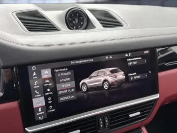 PORSCHE Cayenne E-Hybrid HUD BOSE HD-MATRIX-LED 1.HAND