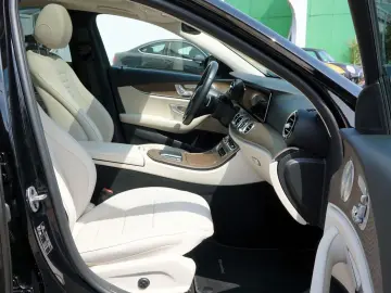 MERCEDES-BENZ E 300 AMG 4Matic 360 Night Paket Softclose