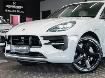 PORSCHE Macan GTS SPORT-DESIGN AHK ACC PANO 21-ZOLL
