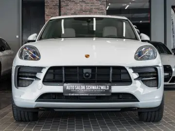 PORSCHE Macan GTS SPORT-DESIGN AHK ACC PANO 21-ZOLL
