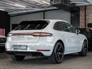 PORSCHE Macan GTS SPORT-DESIGN AHK ACC PANO 21-ZOLL