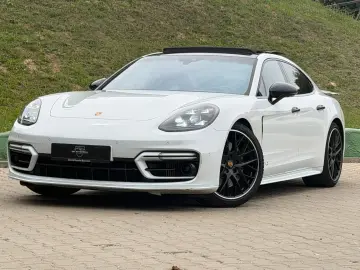 PORSCHE Panamera GTS GTS