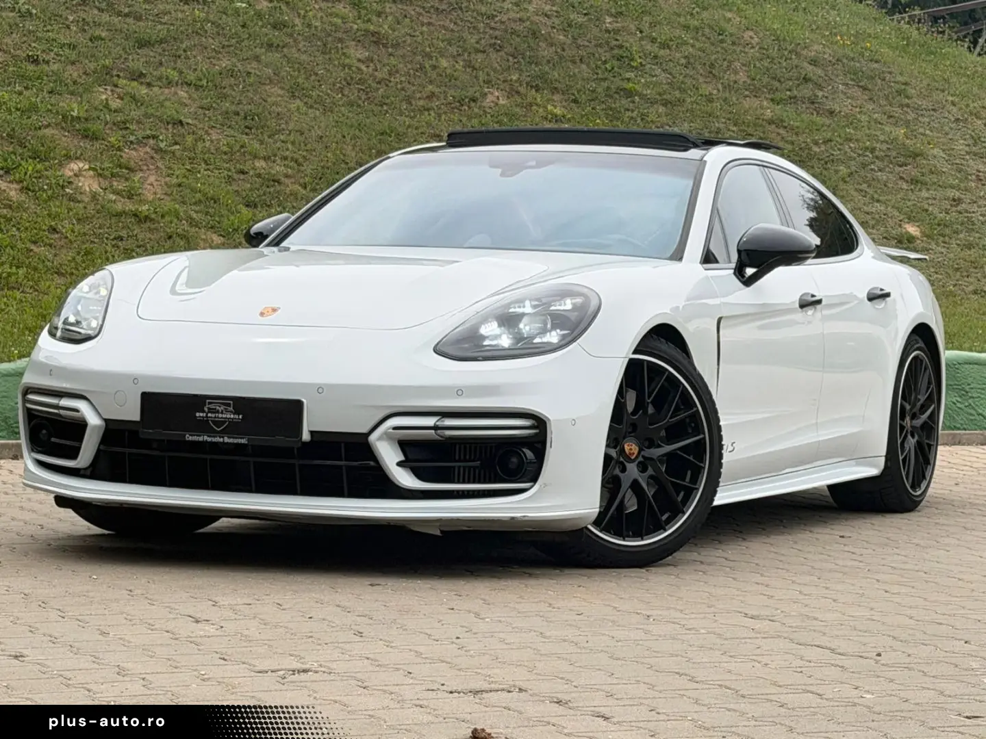 PORSCHE Panamera GTS GTS