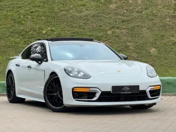 PORSCHE Panamera GTS GTS