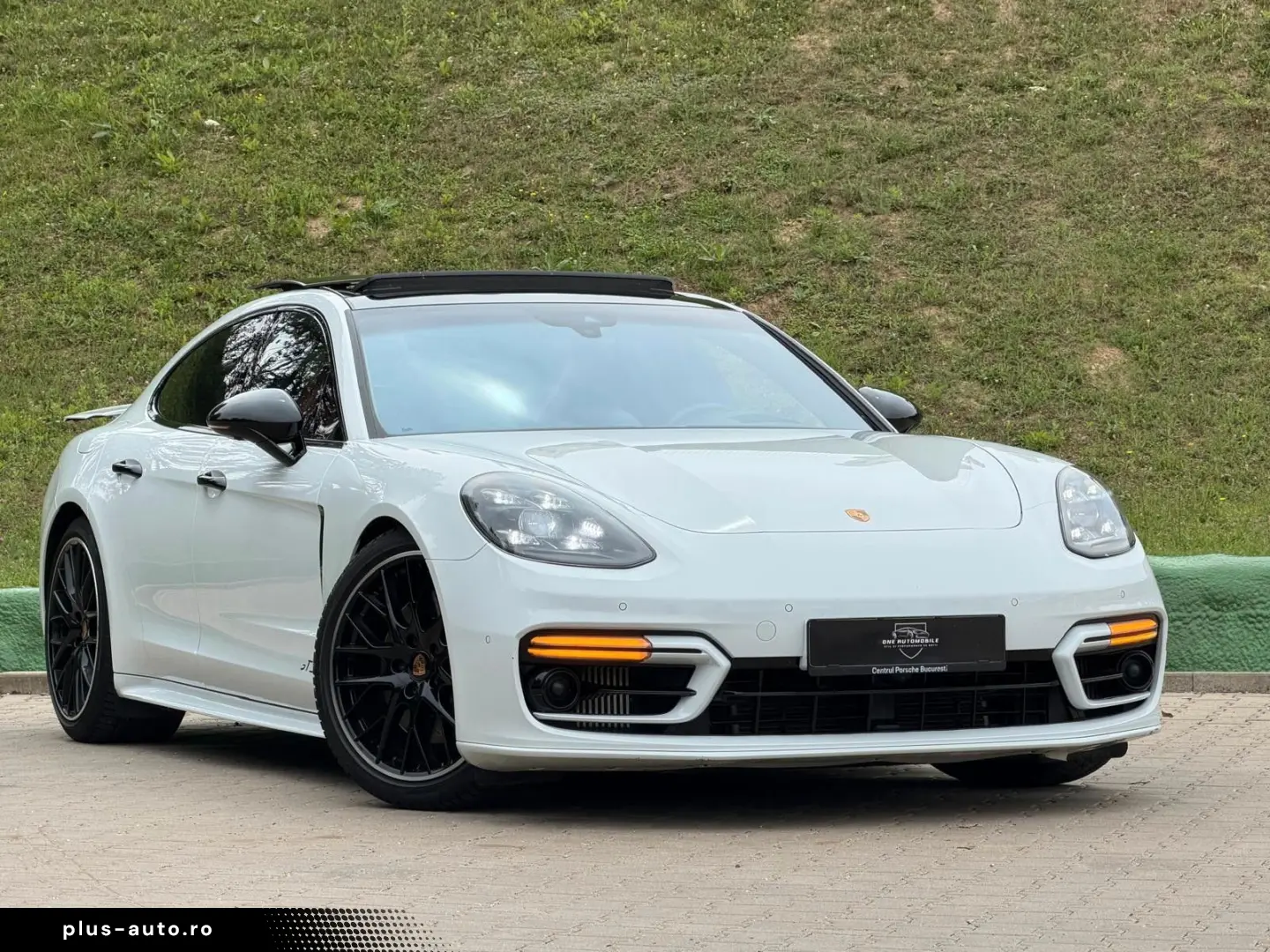 PORSCHE Panamera GTS GTS