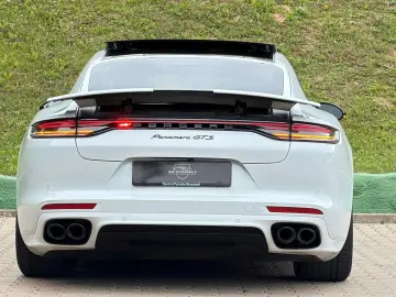 PORSCHE Panamera GTS GTS