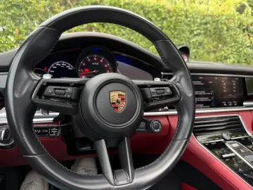 PORSCHE Panamera GTS GTS