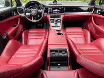 PORSCHE Panamera GTS GTS