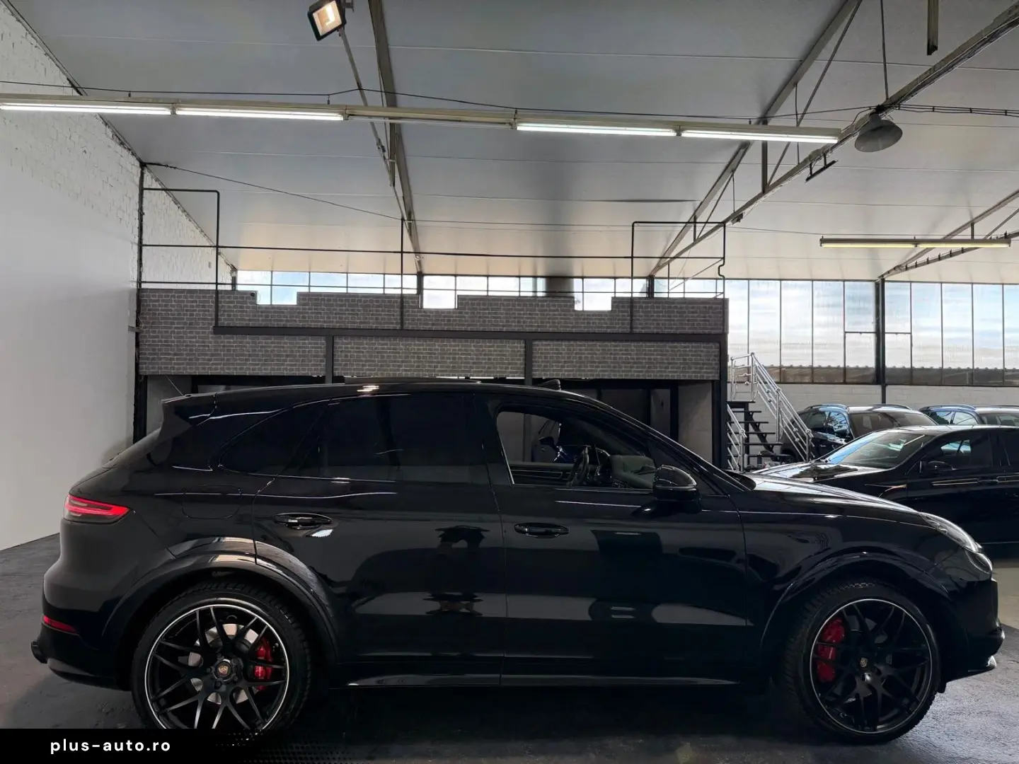 PORSCHE Cayenne GTS PANO ACC StandH BOSE MATRIX 21