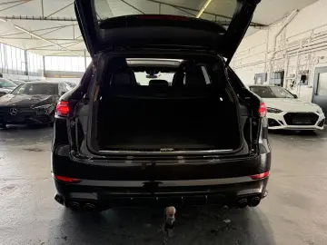 PORSCHE Cayenne GTS PANO ACC StandH BOSE MATRIX 21