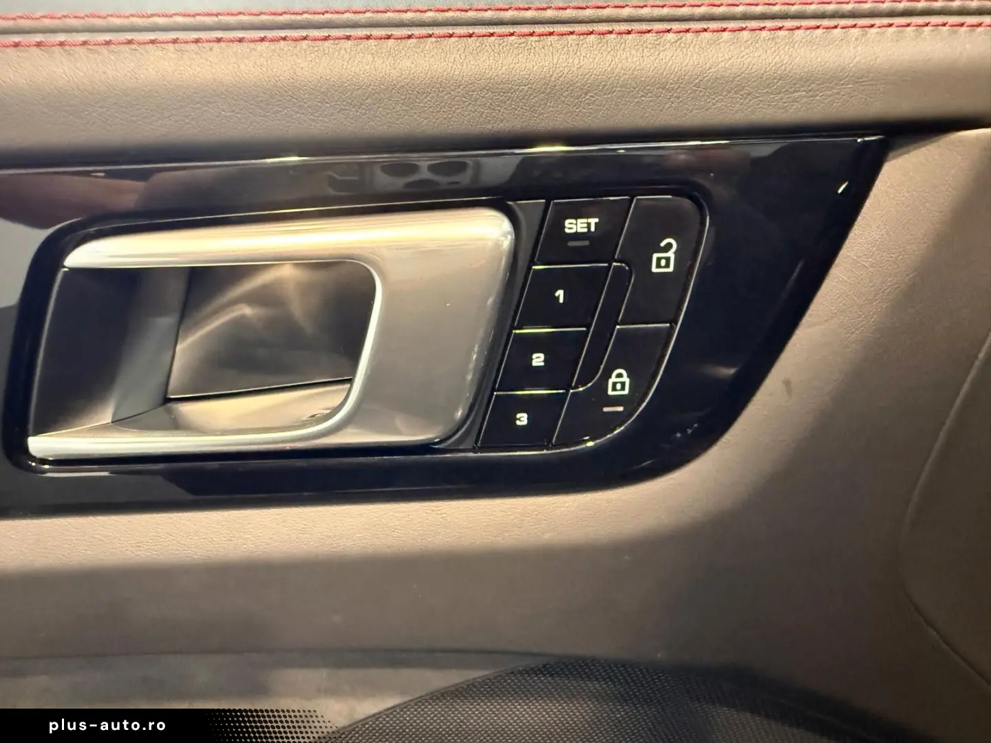 PORSCHE Cayenne GTS PANO ACC StandH BOSE MATRIX 21