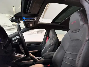 PORSCHE Cayenne GTS PANO ACC StandH BOSE MATRIX 21