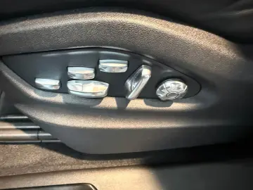 PORSCHE Cayenne GTS PANO ACC StandH BOSE MATRIX 21