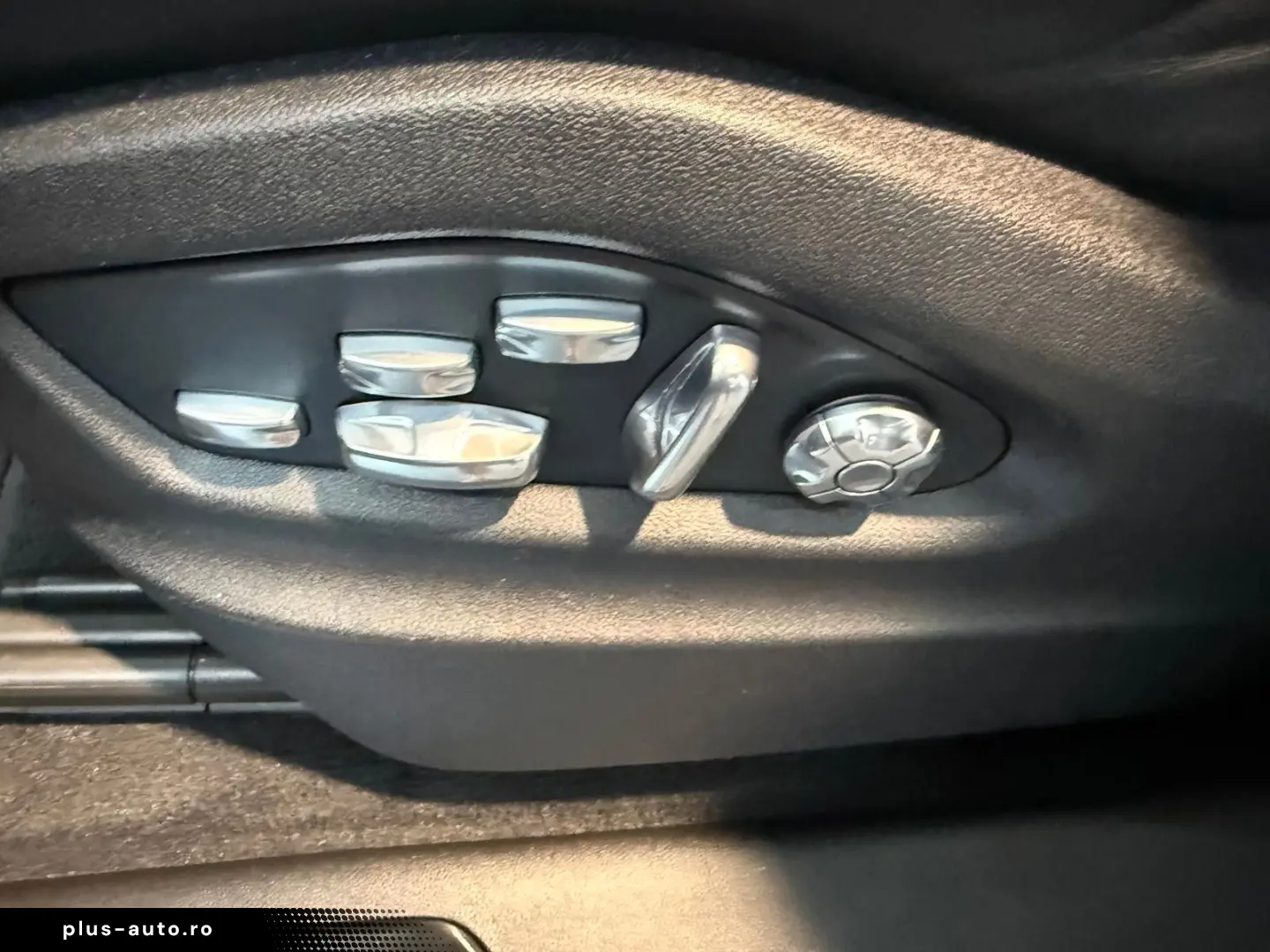 PORSCHE Cayenne GTS PANO ACC StandH BOSE MATRIX 21