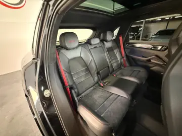 PORSCHE Cayenne GTS PANO ACC StandH BOSE MATRIX 21