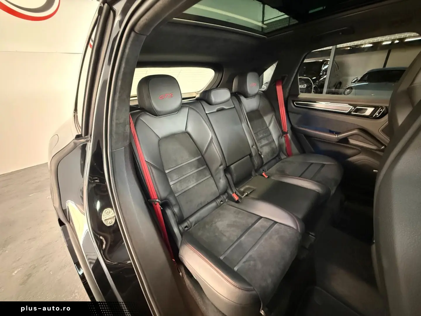 PORSCHE Cayenne GTS PANO ACC StandH BOSE MATRIX 21