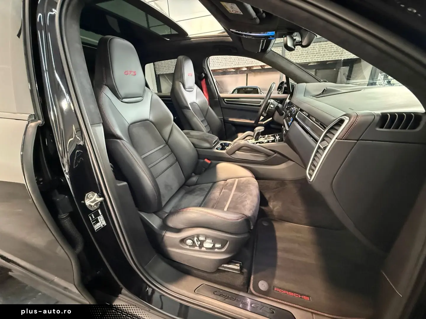 PORSCHE Cayenne GTS PANO ACC StandH BOSE MATRIX 21