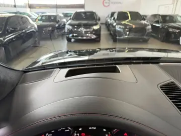 PORSCHE Cayenne GTS PANO ACC StandH BOSE MATRIX 21