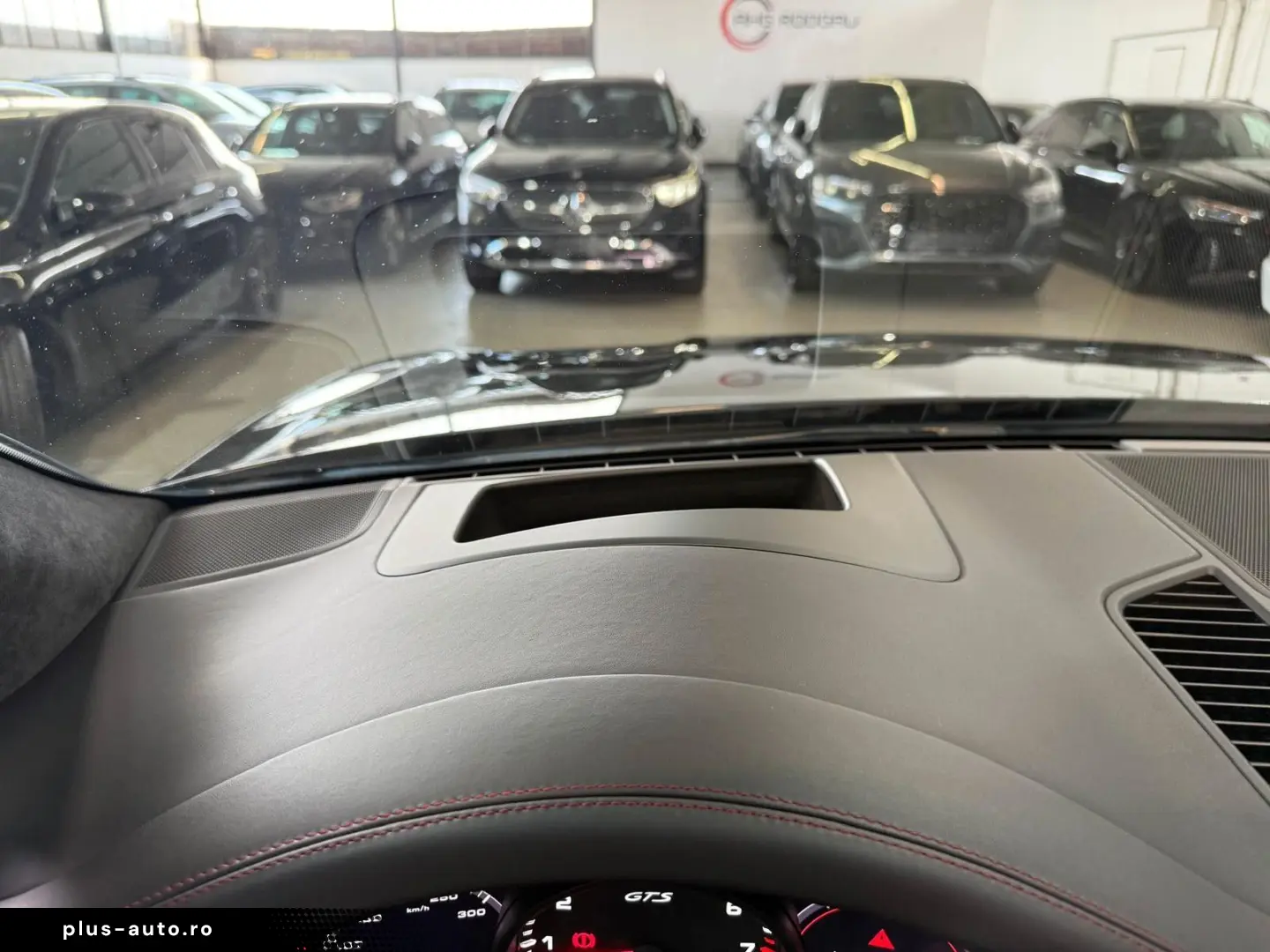 PORSCHE Cayenne GTS PANO ACC StandH BOSE MATRIX 21