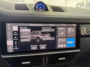PORSCHE Cayenne GTS PANO ACC StandH BOSE MATRIX 21