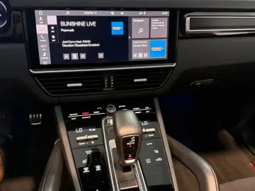 PORSCHE Cayenne GTS PANO ACC StandH BOSE MATRIX 21
