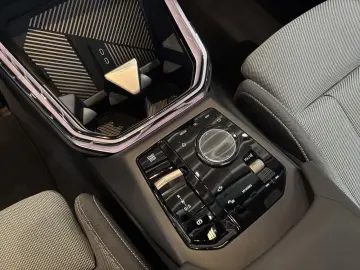 BMW X3 20d xDrive AHK RFK DriveA ParkA KomfZ Live