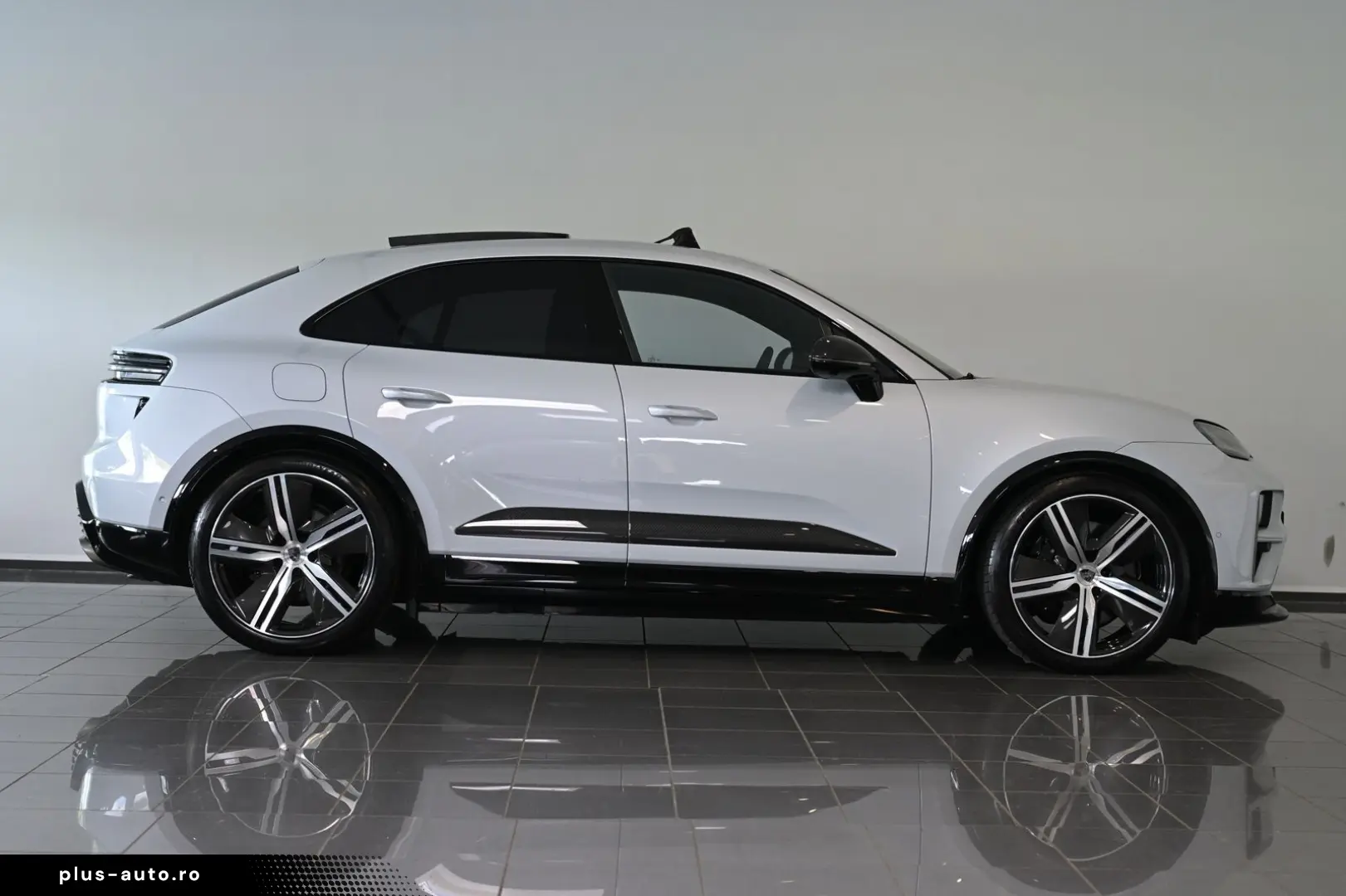 PORSCHE Macan Turbo Pano ACC HUD HA-Lenkung Carbon 22