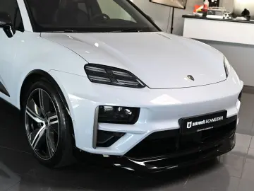 PORSCHE Macan Turbo Pano ACC HUD HA-Lenkung Carbon 22