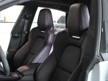 PORSCHE Macan Turbo Pano ACC HUD HA-Lenkung Carbon 22