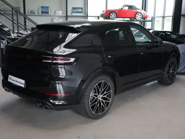PORSCHE Cayenne Coupe Black Edition