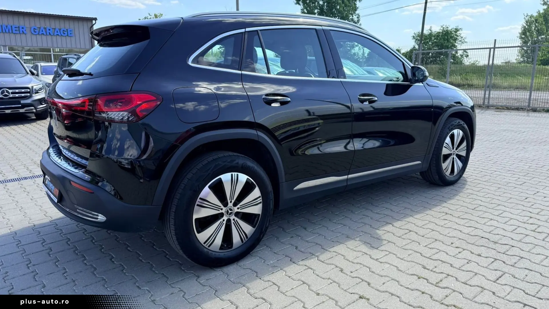 MERCEDES-BENZ EQA Progressive