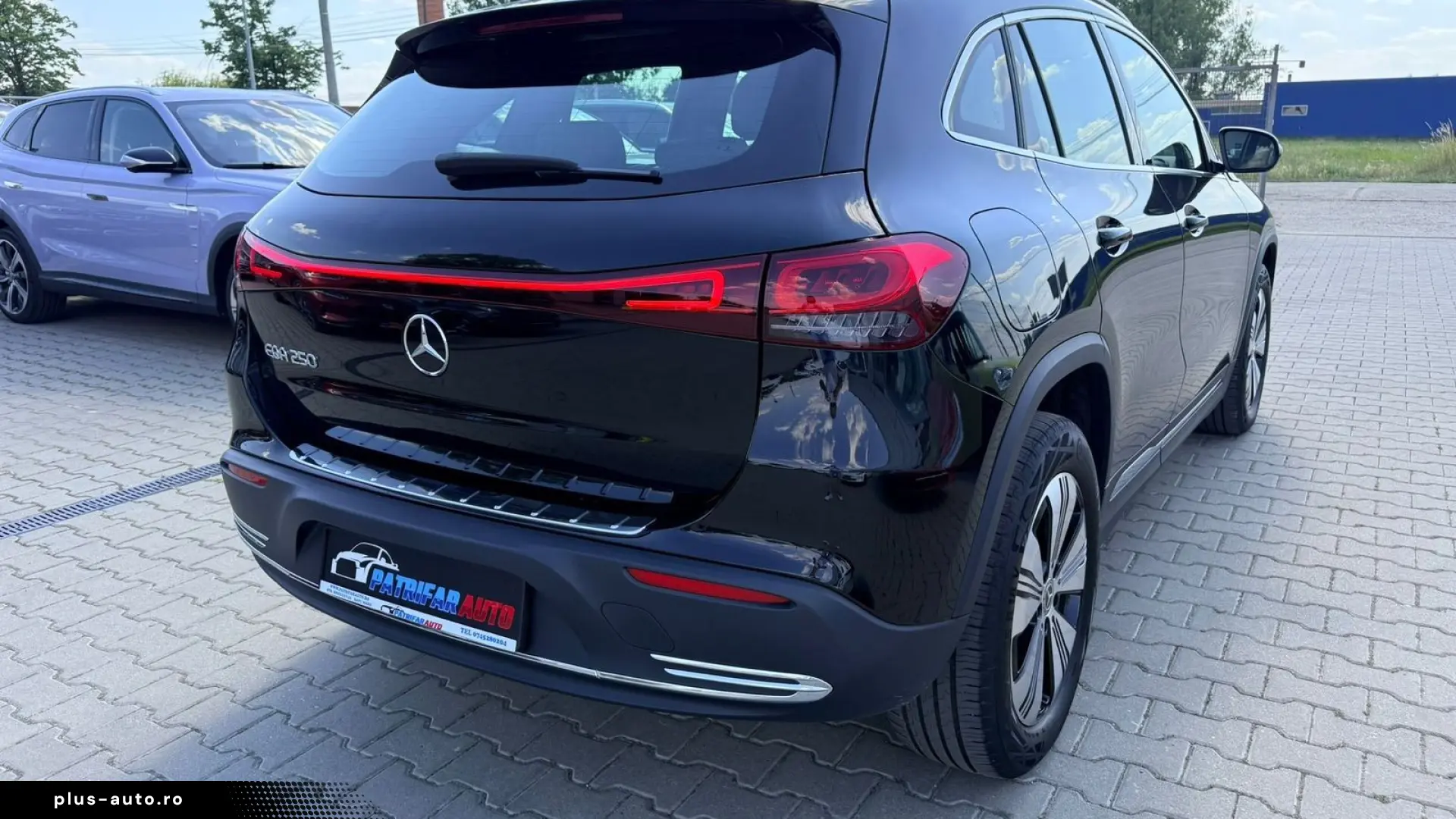 MERCEDES-BENZ EQA Progressive