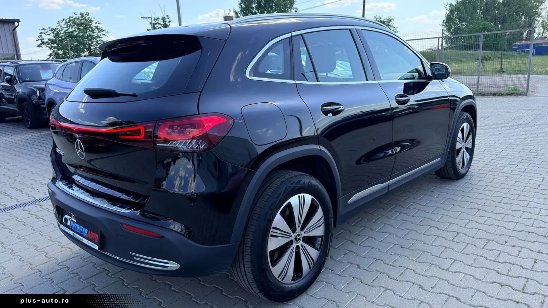MERCEDES-BENZ EQA Progressive