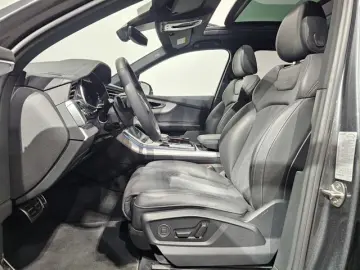 AUDI Q7 50 TDI S Line Competition_Panoramic