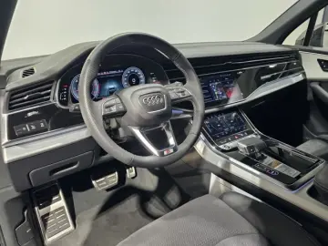 AUDI Q7 50 TDI S Line Competition_Panoramic