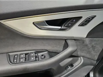AUDI Q7 50 TDI S Line Competition_Panoramic