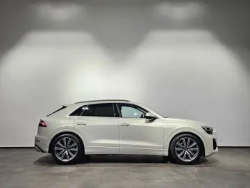 AUDI Q8 55 E-TFSI Quattro_HD_MatriX_HUD_B&O