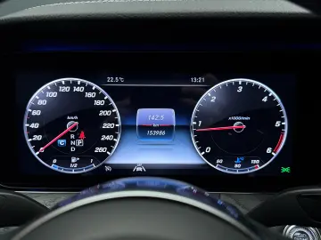 Mercedes-Benz E 220d