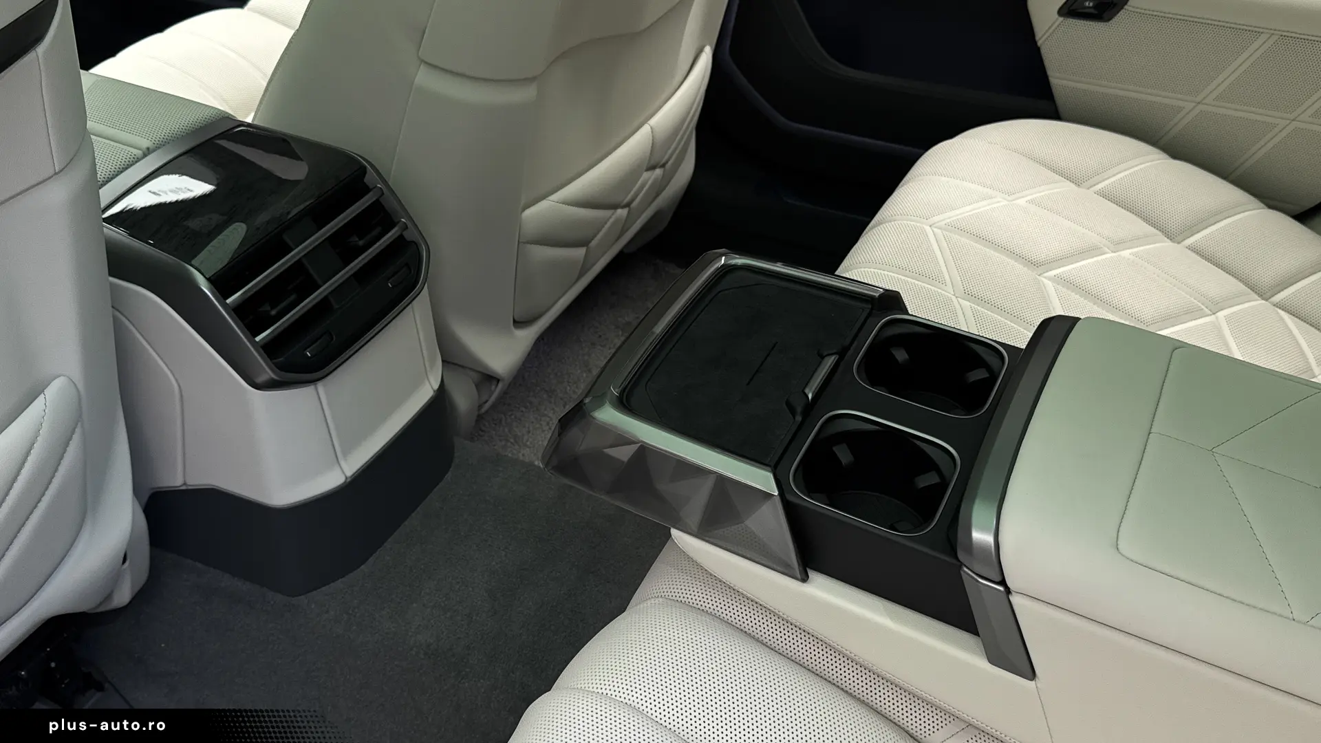 BMW 740 xDrive M Sport Pro  - MY2027 - LIVRARE RAPIDA!