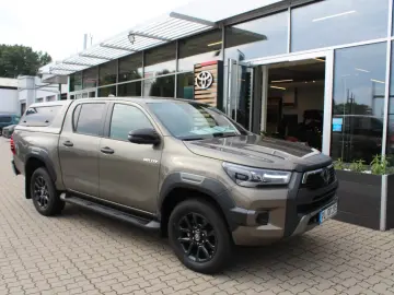 Toyota Hilux Invincible_Double_Cab_4x4