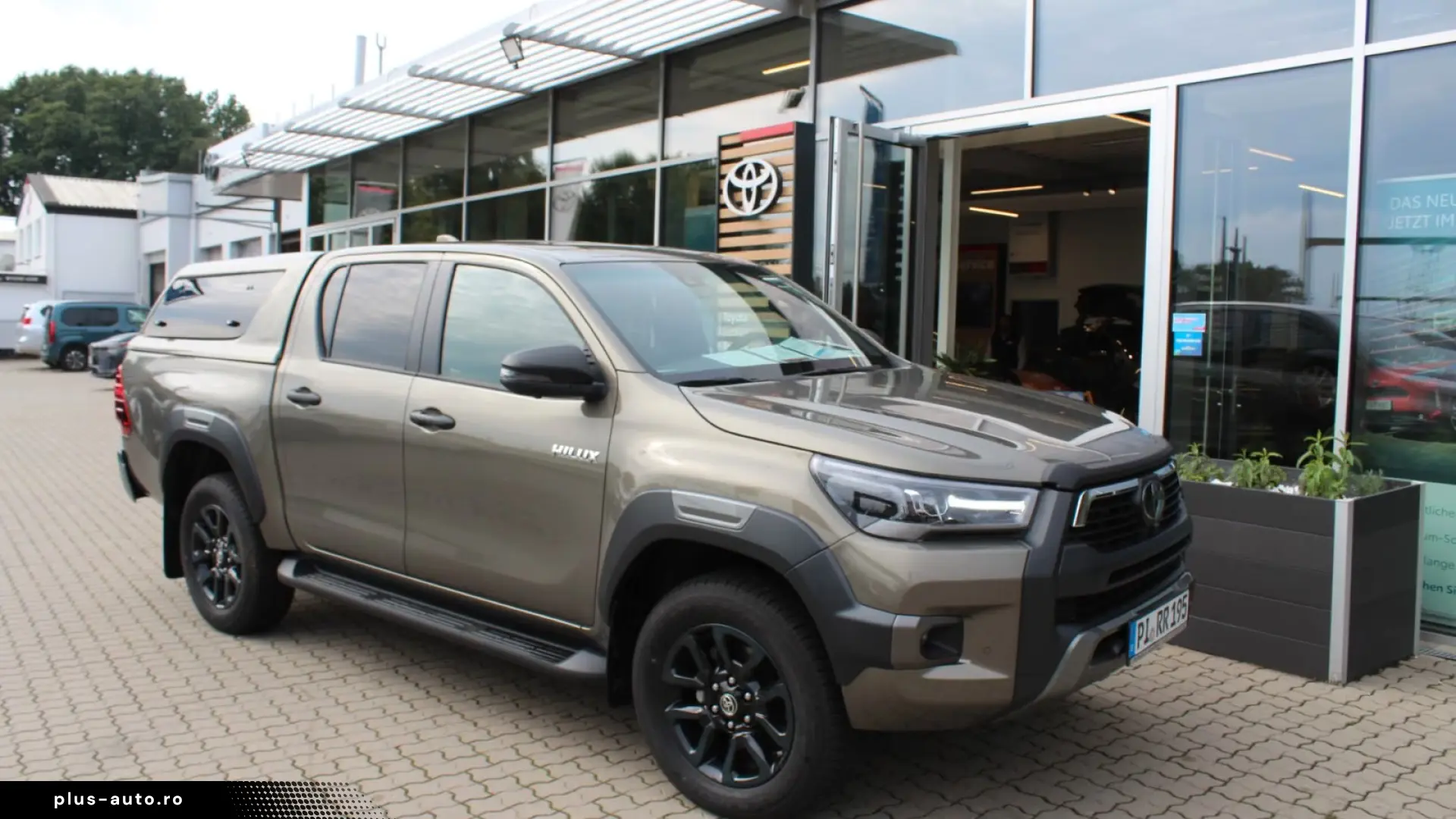 Toyota Hilux Invincible_Double_Cab_4x4