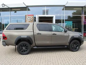 Toyota Hilux Invincible_Double_Cab_4x4