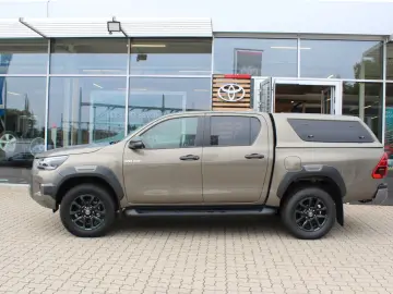 Toyota Hilux Invincible_Double_Cab_4x4