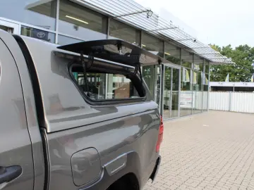 Toyota Hilux Invincible_Double_Cab_4x4