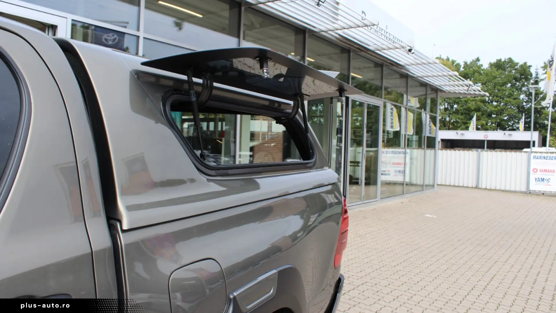 Toyota Hilux Invincible_Double_Cab_4x4