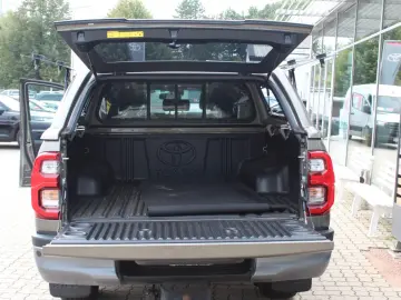 Toyota Hilux Invincible_Double_Cab_4x4