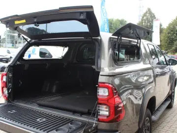 Toyota Hilux Invincible_Double_Cab_4x4