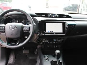 Toyota Hilux Invincible_Double_Cab_4x4